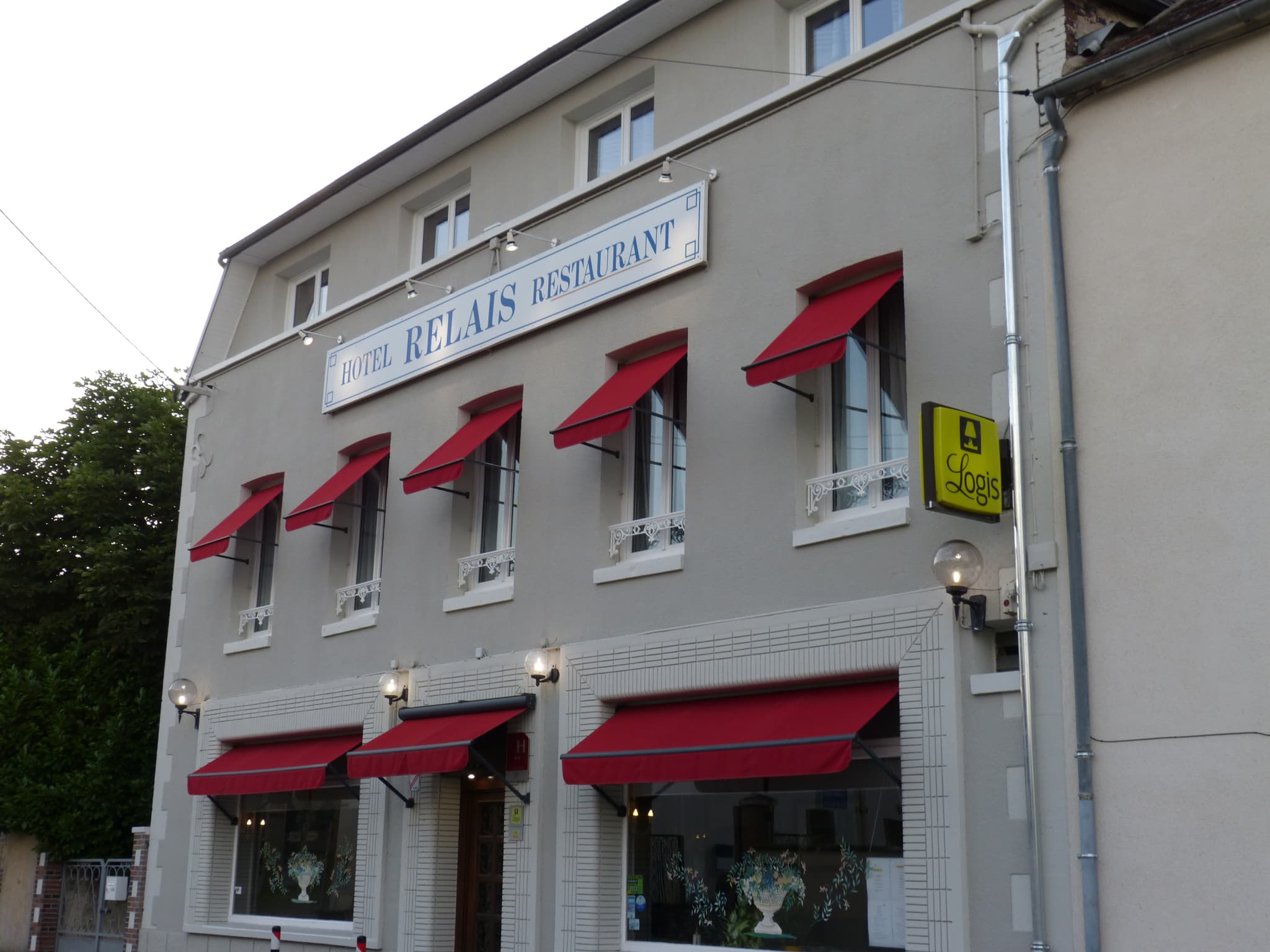 LE RELAIS