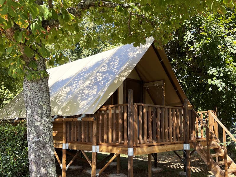 LODGE-TOILE-1