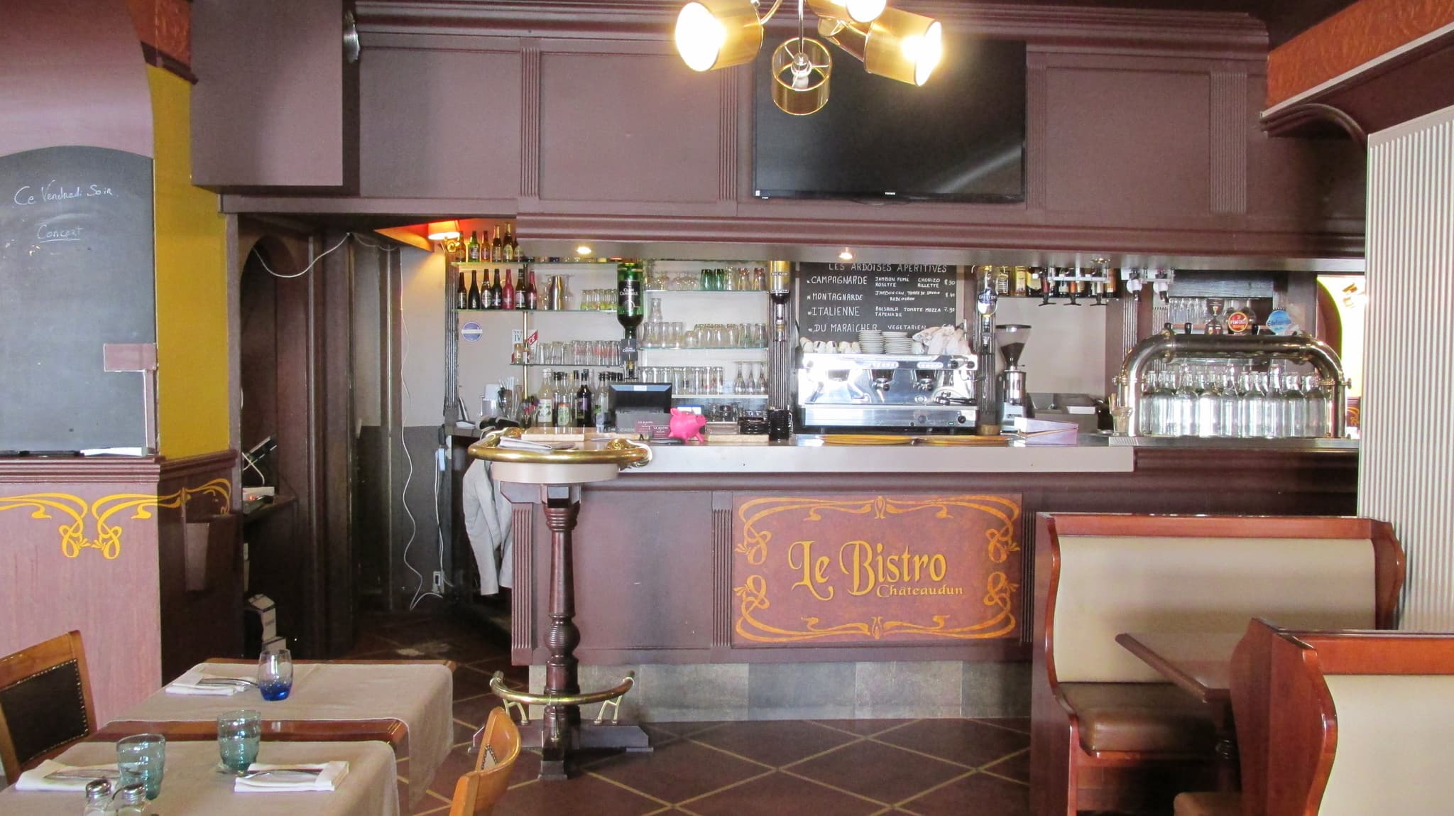 Le Bistro