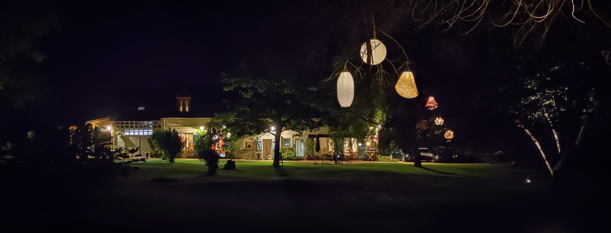 Le jardin pendant la nuit