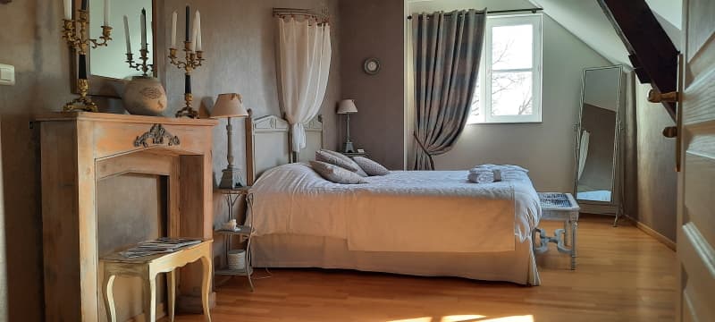 SAVIGNY EN VERON- Chambre d'hôtes - La magnanerie-Nymphe 1