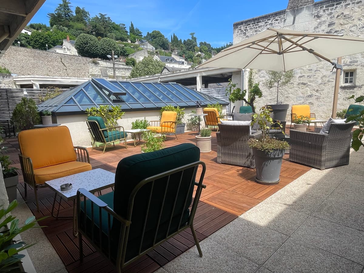 CHINON-Best western - Salle PDJ 6Patio 3
