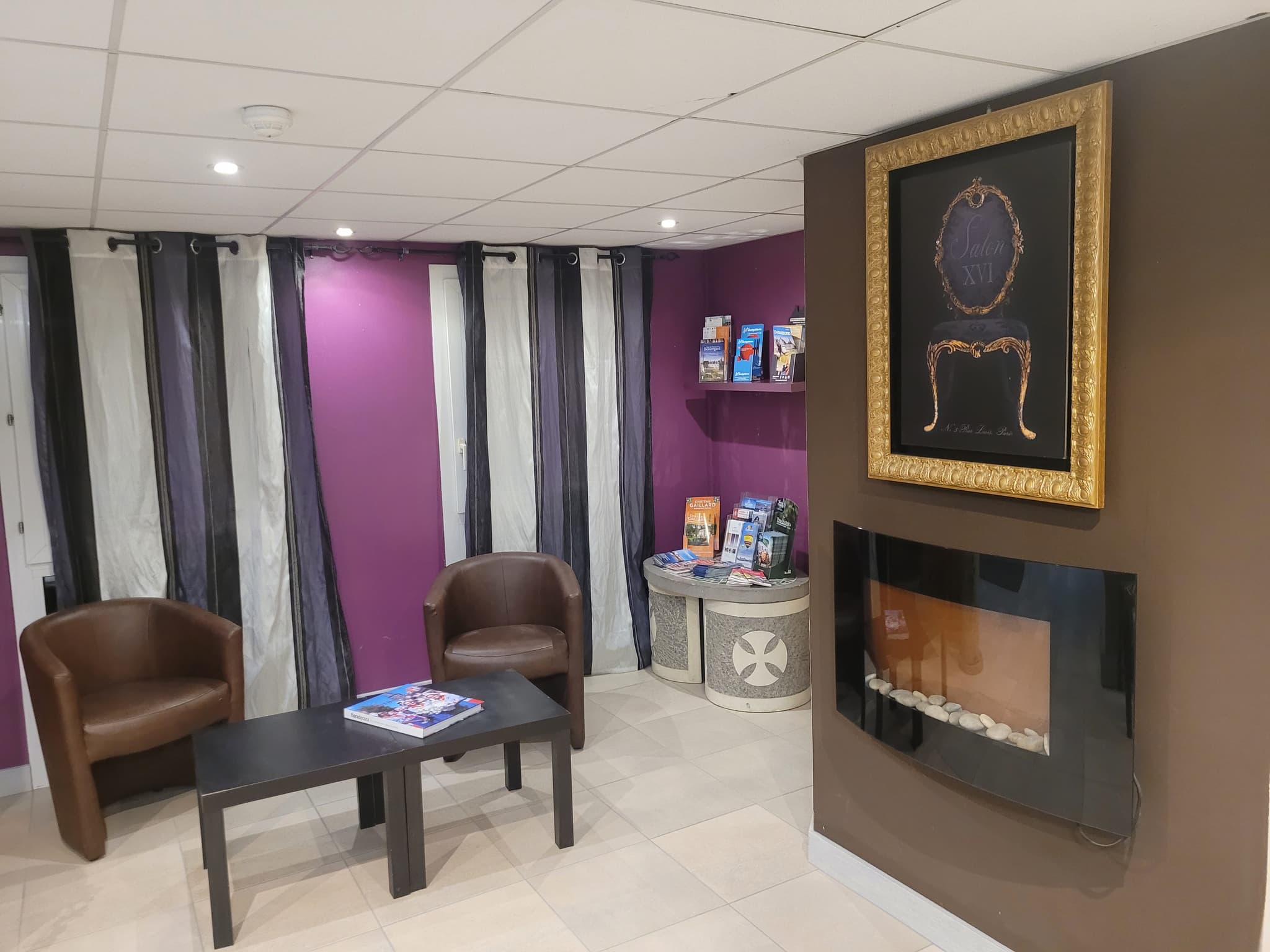 Petit Salon
