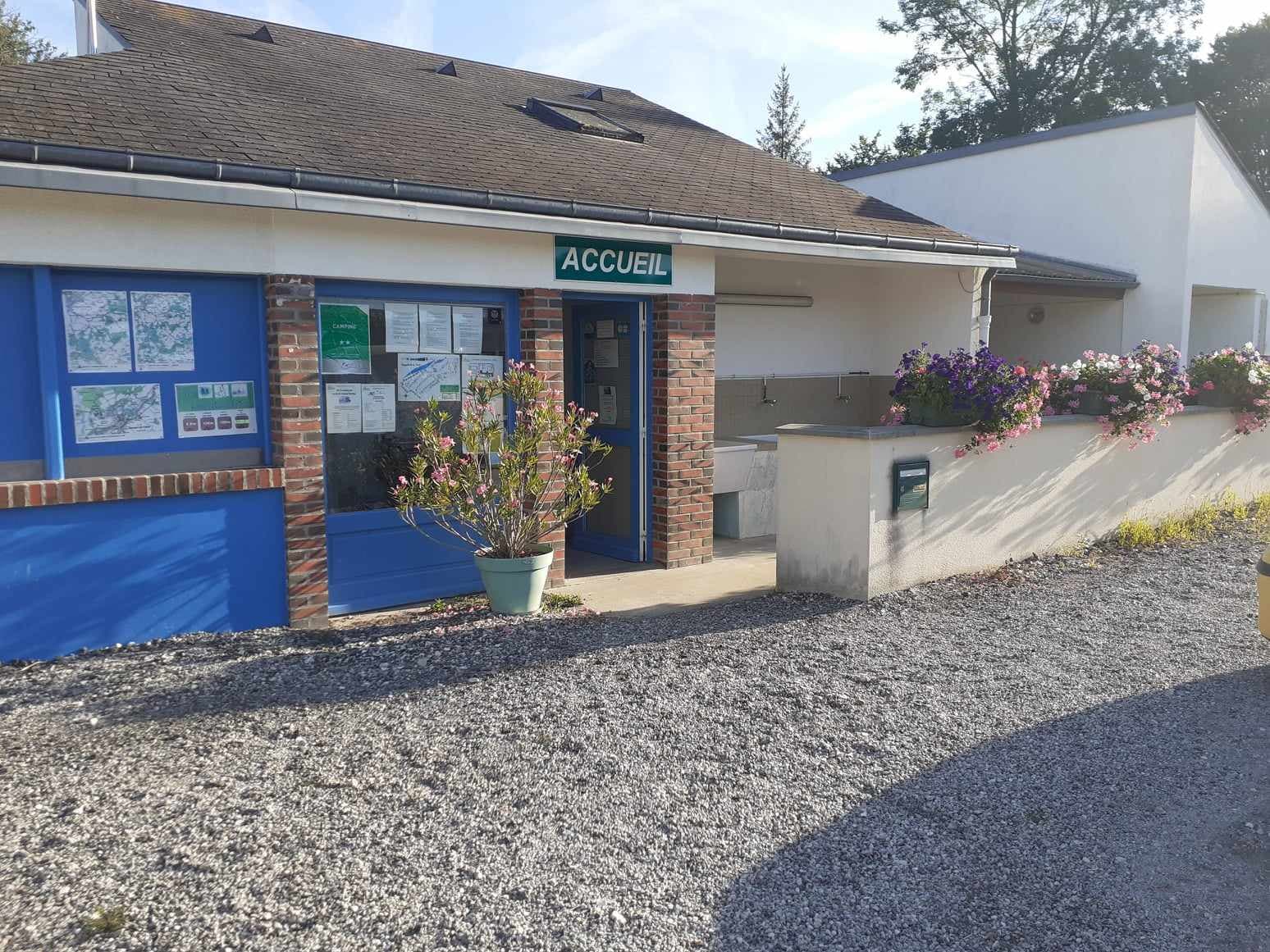Ouzouer sur trézée-camping municipal de la Trézée-Accueil