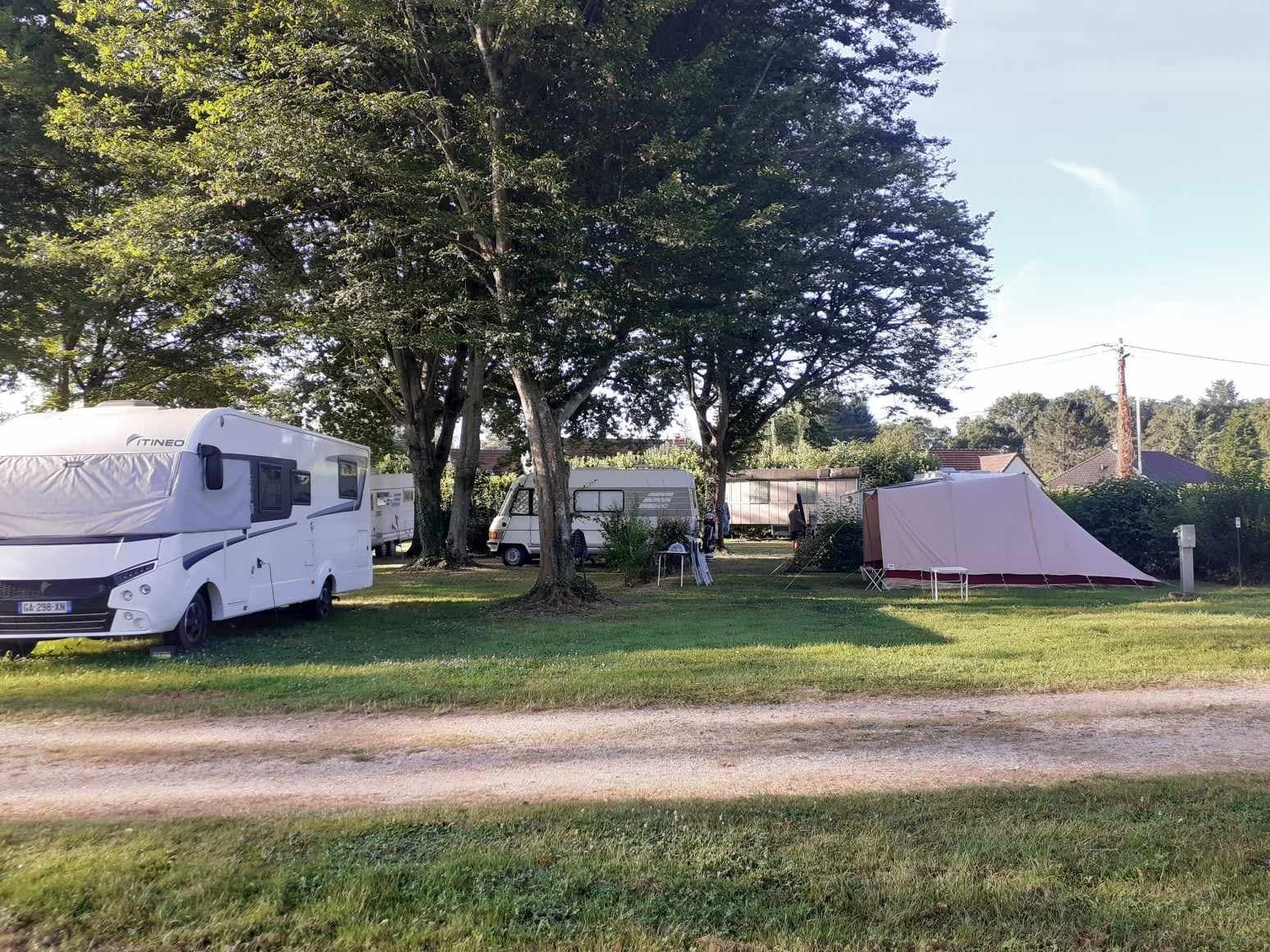 Ouzouer sur trézée-camping municipal de la Trézée-Camping