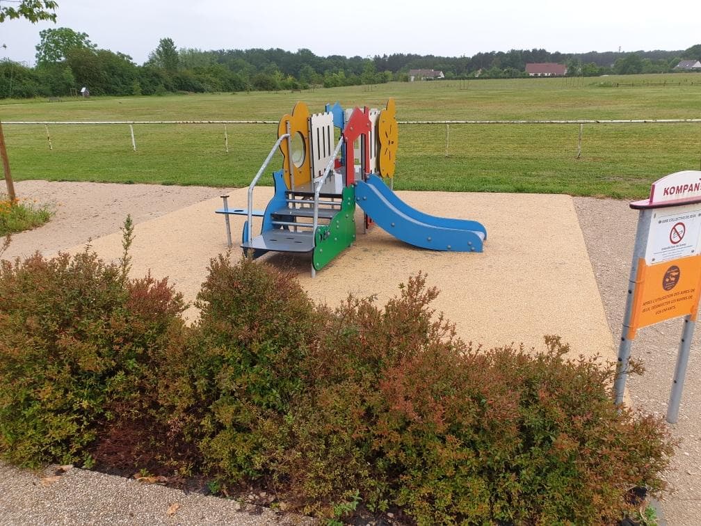 airedejeuxchambonlaforet