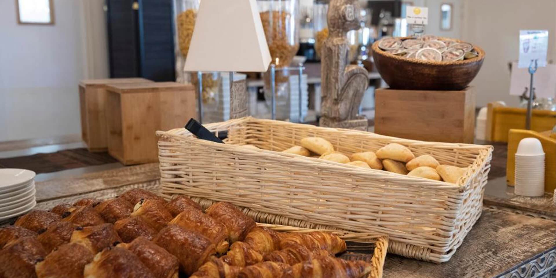 Buffet_petit_dejeuner_Hauts_de_Beauval