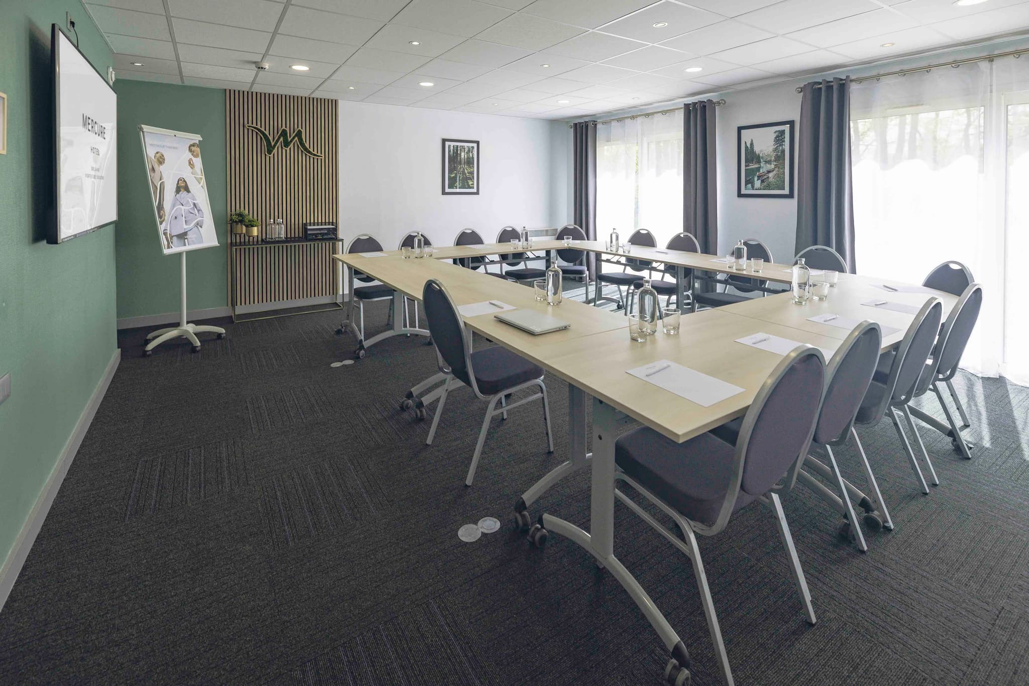 SALLE 11 - 01