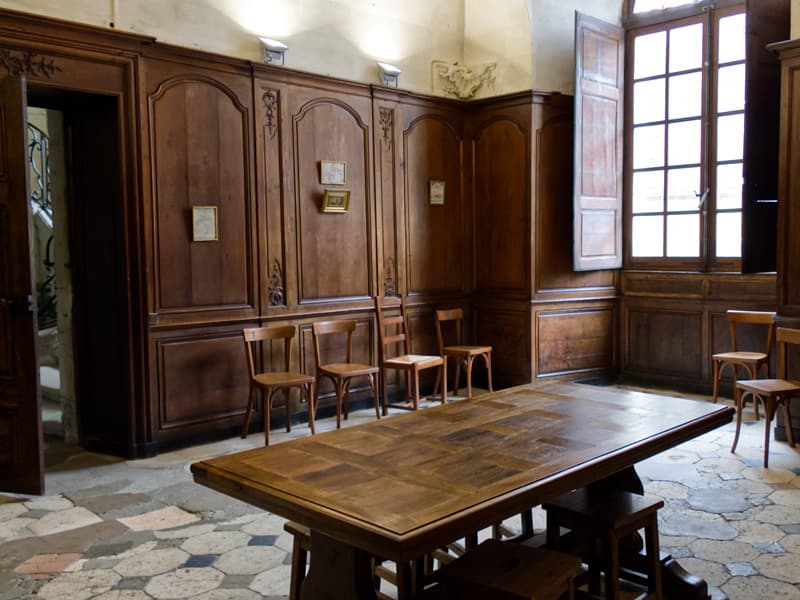 Salle boisée