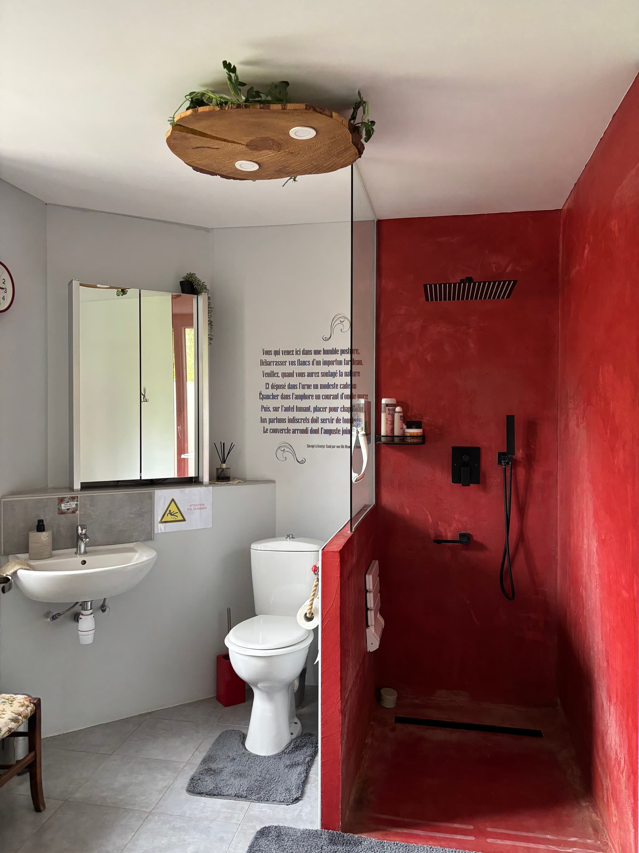 Les 10 boules B&B, salle de bain au rez-de-chaussée