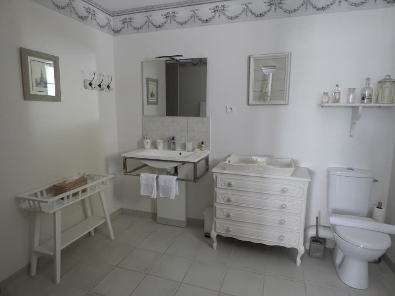 Salle de bain chambre Clémence