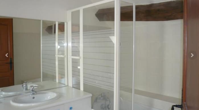 Salle de douche chambre camelia
