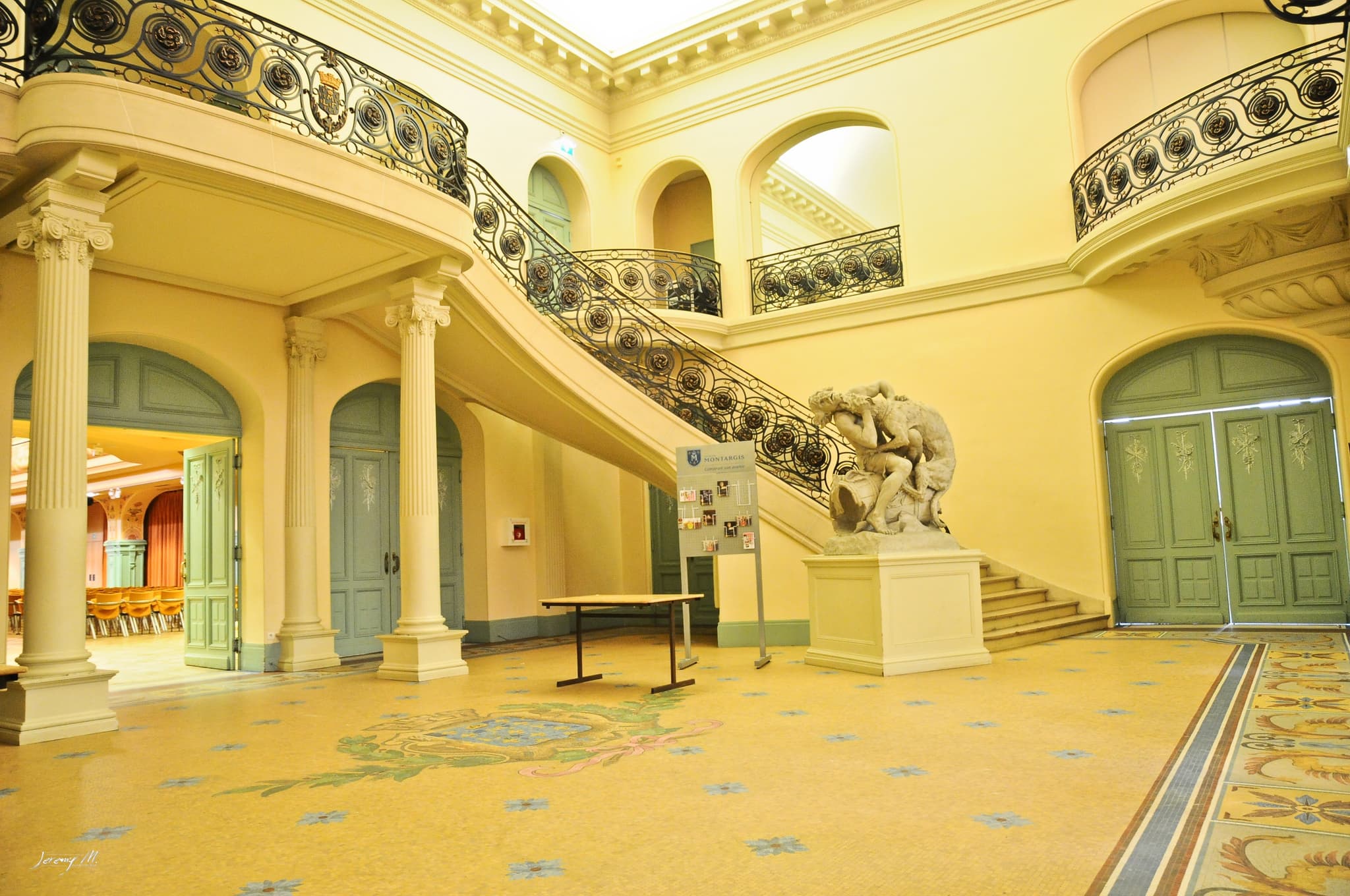 Salle des Fêtes 1
