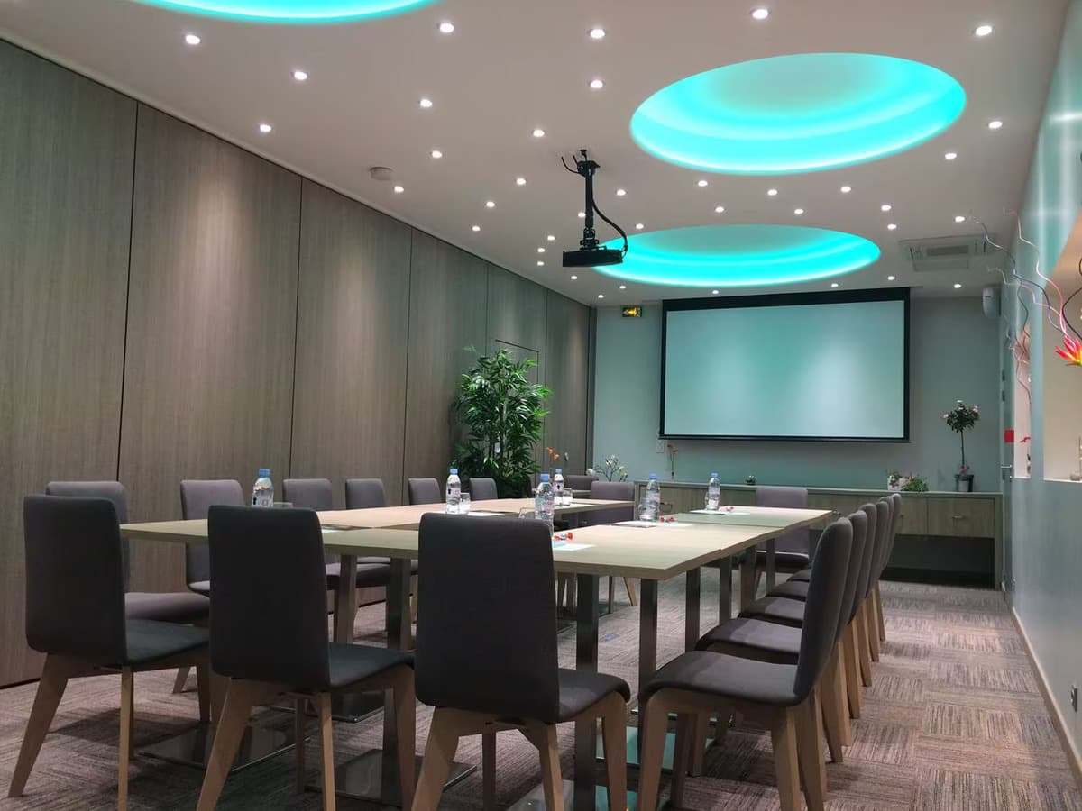 CHINON-Best western - Salle PDJ 6Séminaire 1