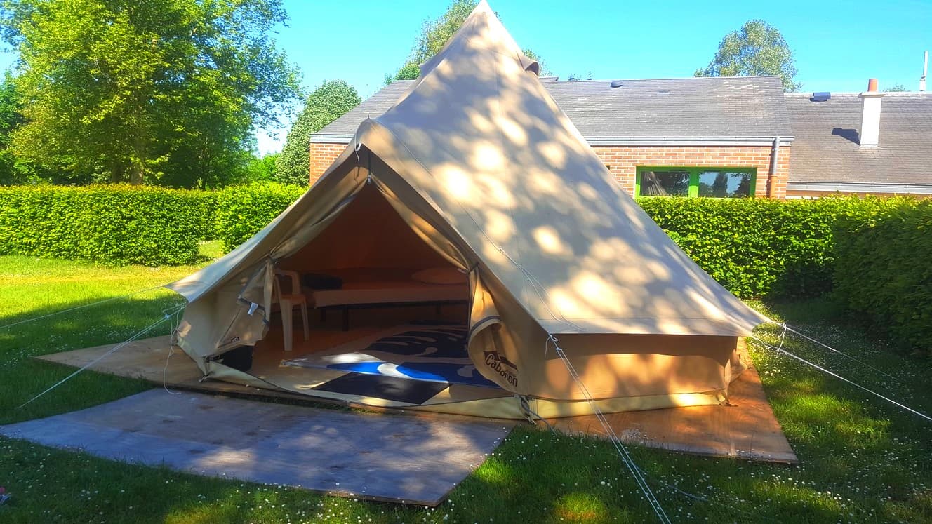 Briare - camping du Martinet -Tente indiana extérieur