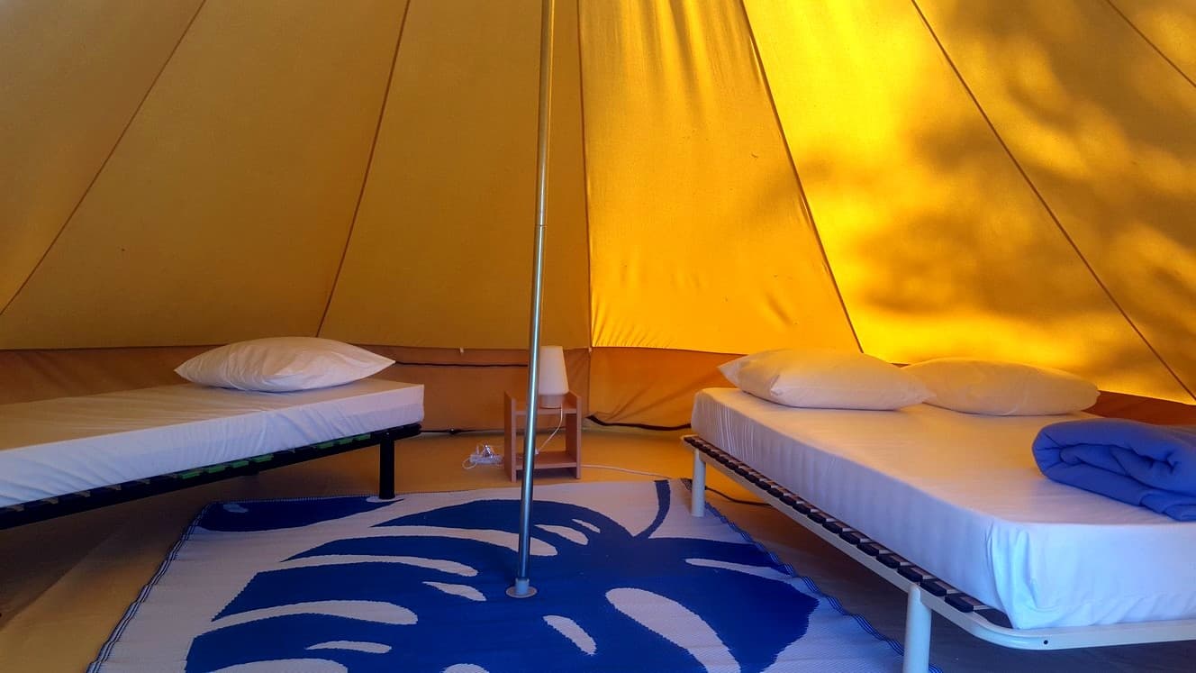 Briare - camping du Martinet -Tente indiana intérieur