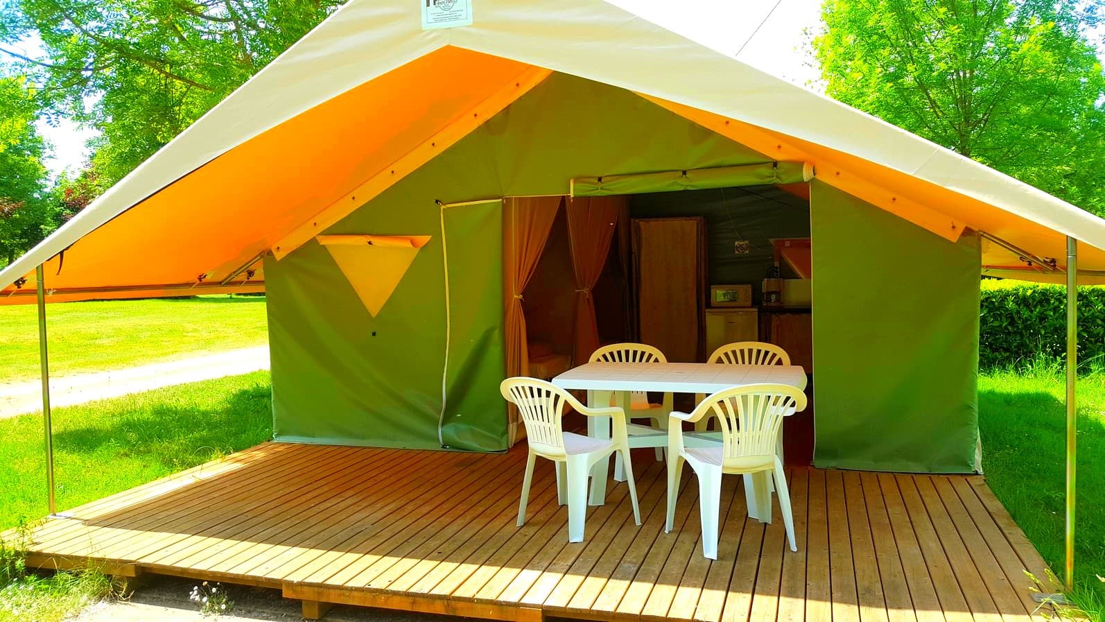 Briare - camping du Martinet -Tente safari extérieur