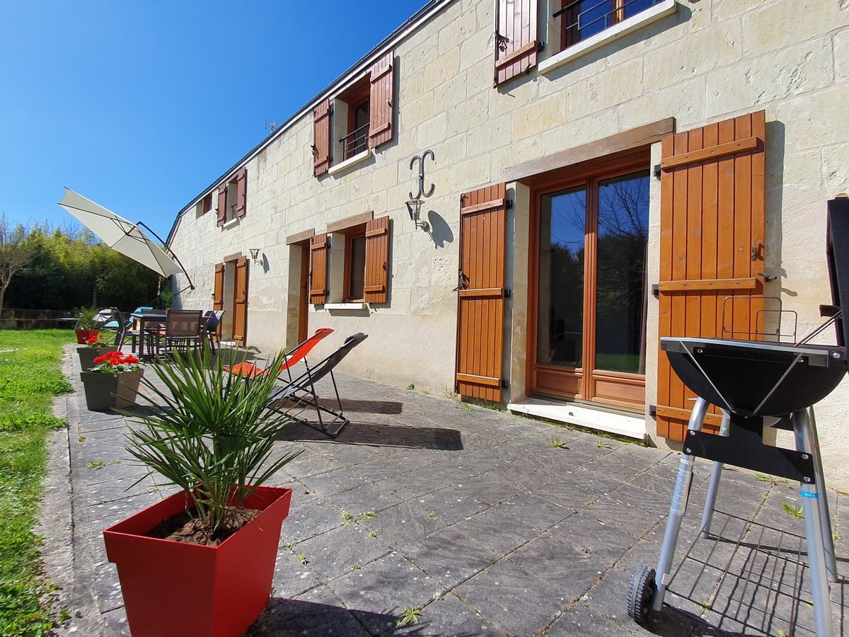 CHOUZE SUR LOIRE- LA GRANGE DE LA HURTAUDERIE-Terrasse