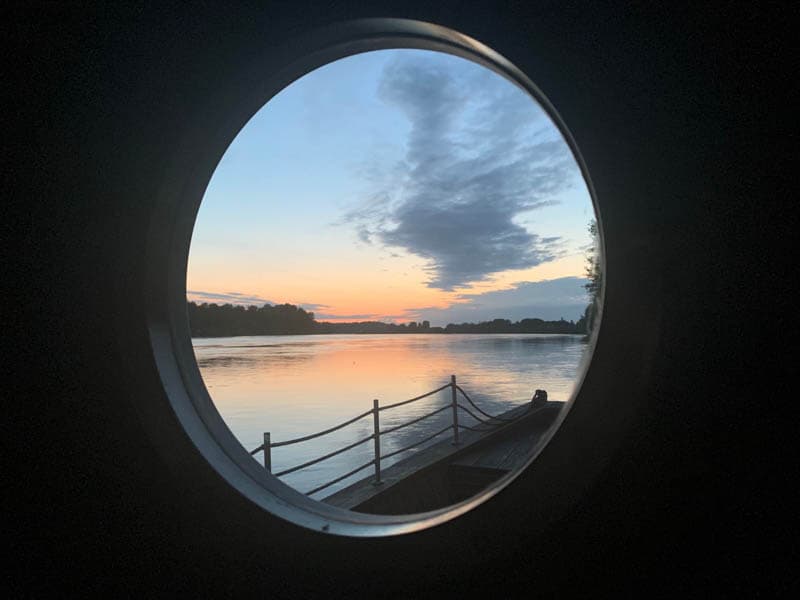Une nuit sur la Loire à bord de la Toue Reine. Val de Loire, France