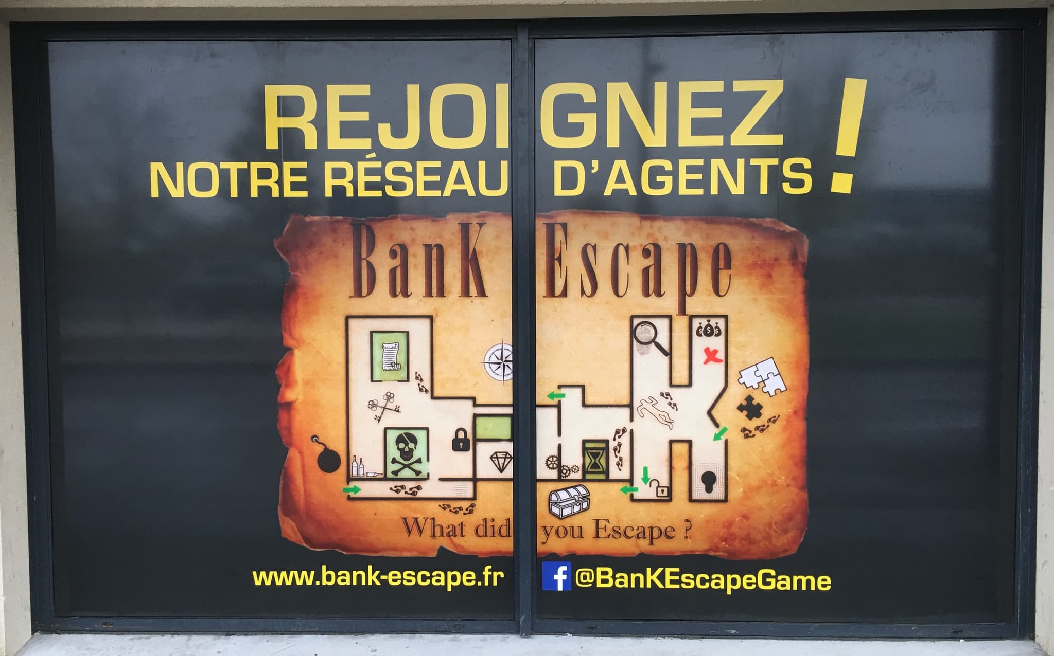 Vitrine-definitive-bureau