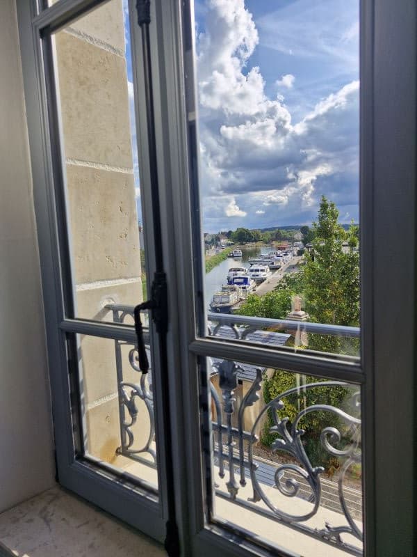Briare - Gite entre Loyre et canaux - Vue la place 800x600