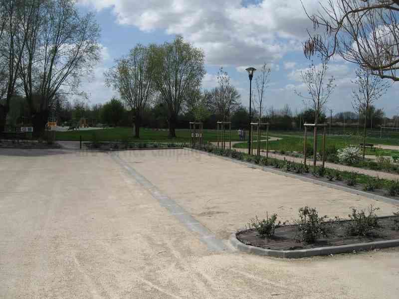 Aire de stationnement à Dry