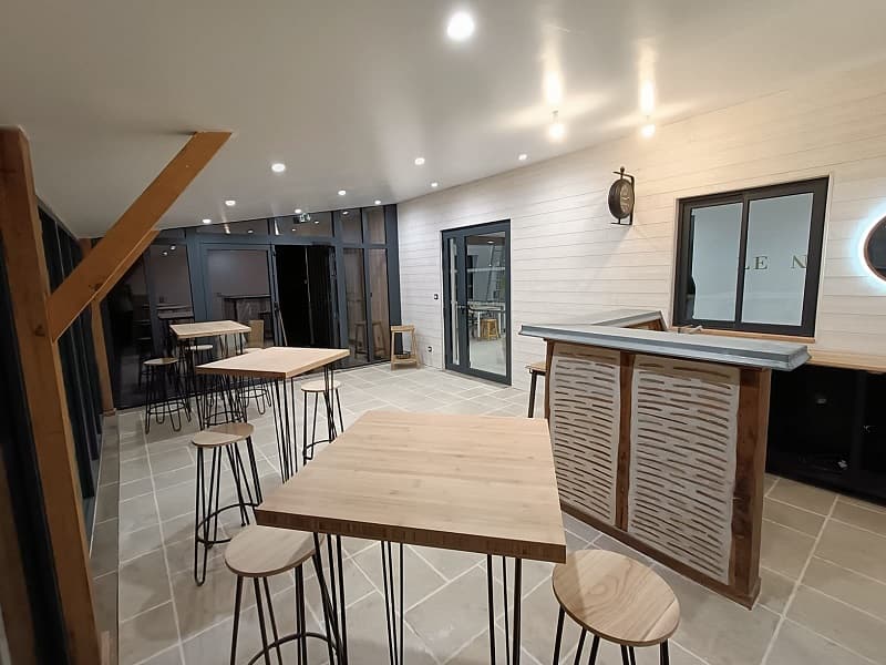 bar