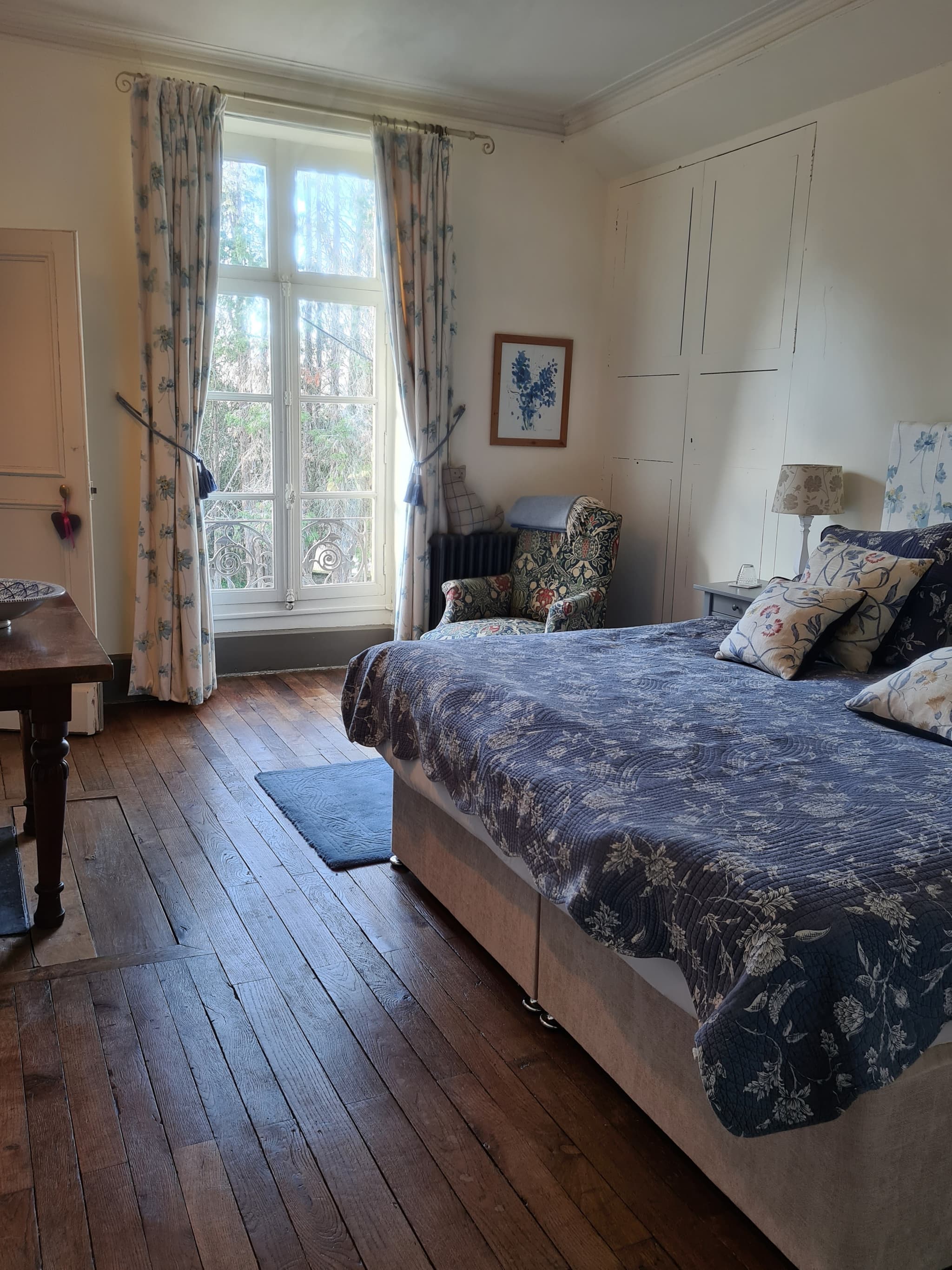 blue room