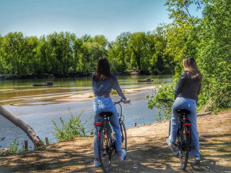 bords-loire-velo-voyage-sejour-01