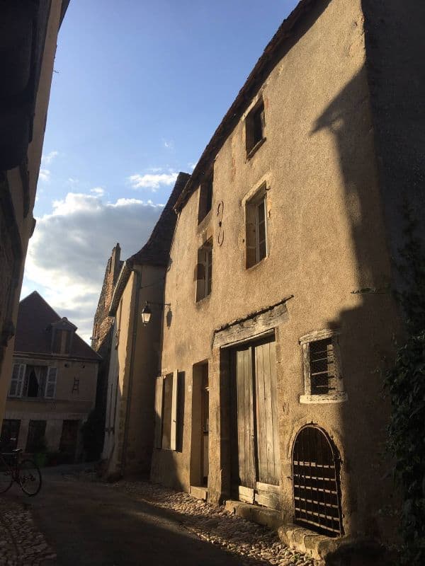Petite maisn moyenâgeuse en Berry