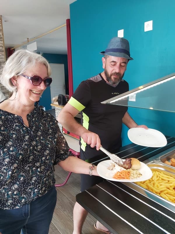 Buffet du restaurant - Camping Loire et Châteaux, Bréhémont.