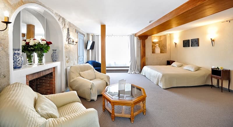 Chambre. Hôtel La Roseraie, à Chenonceaux.