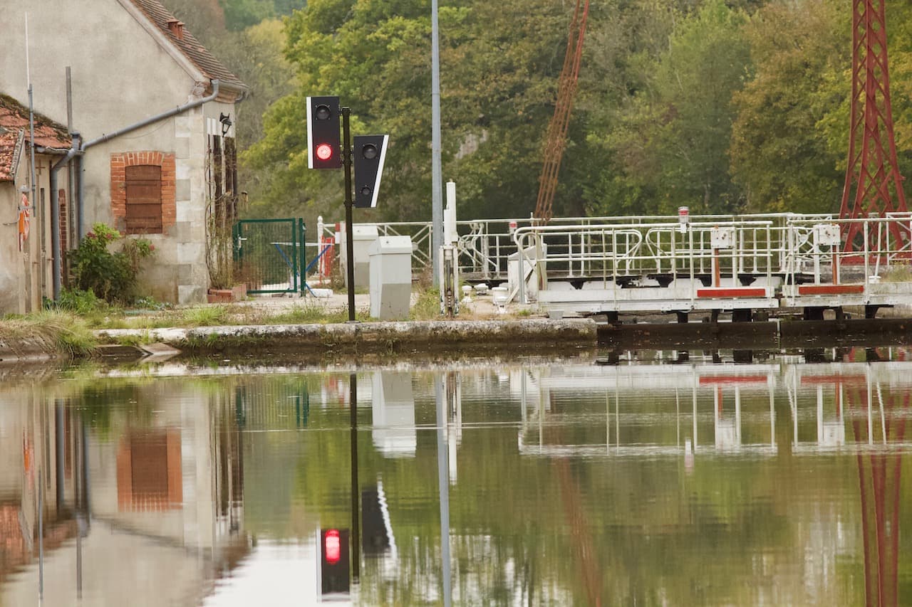 Ouzouer sur Trézée-gite du canal les fichus-Ecluse