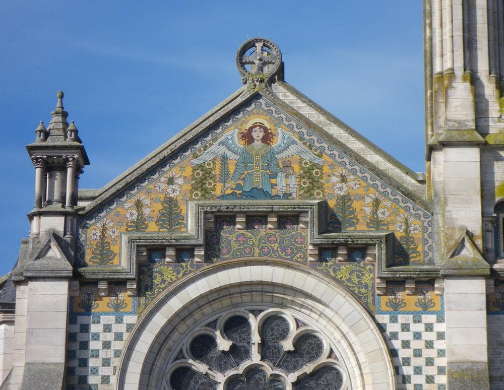 église-saint-etienne-exterieur-detail-mosaique