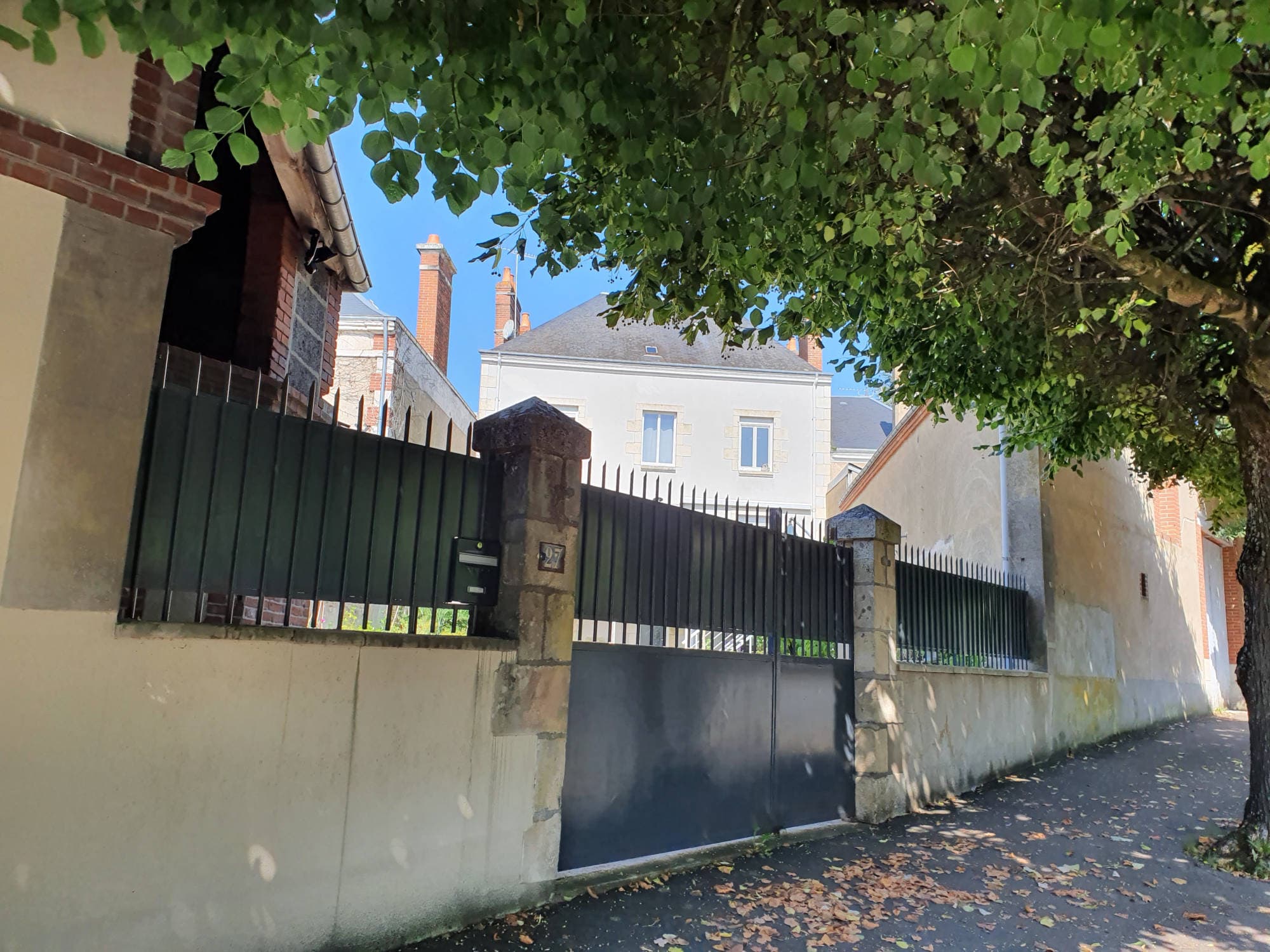 accès cour-securisé-2000x1500