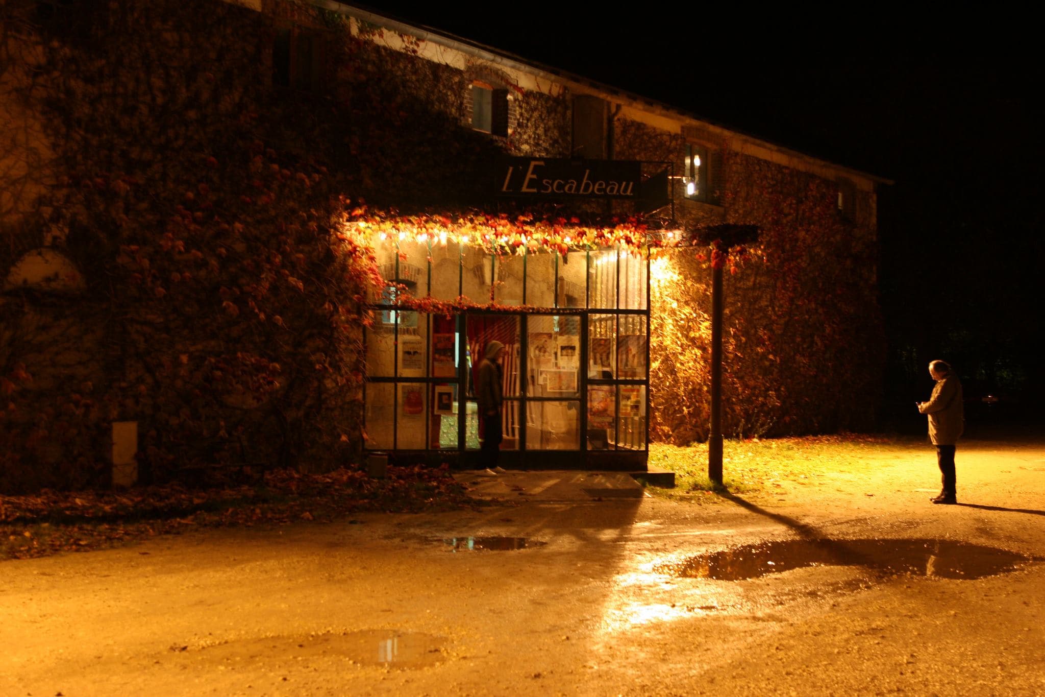 Briare - Théâtre de l'Escabeau - extérieur nuit