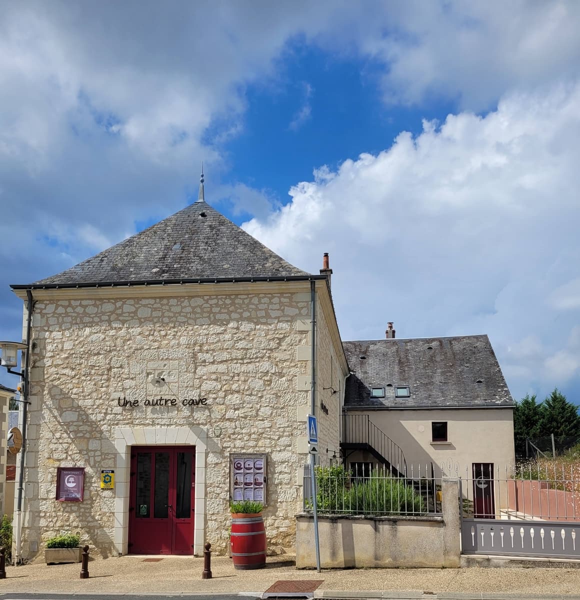 ACVL- SAINT-BENOIT-LA-FORET - Bulle de campagneagapantefacade 1mo