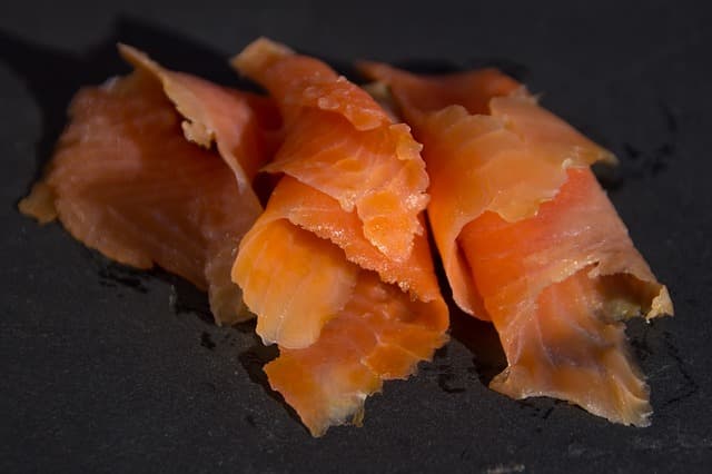 fish-3830310-640
