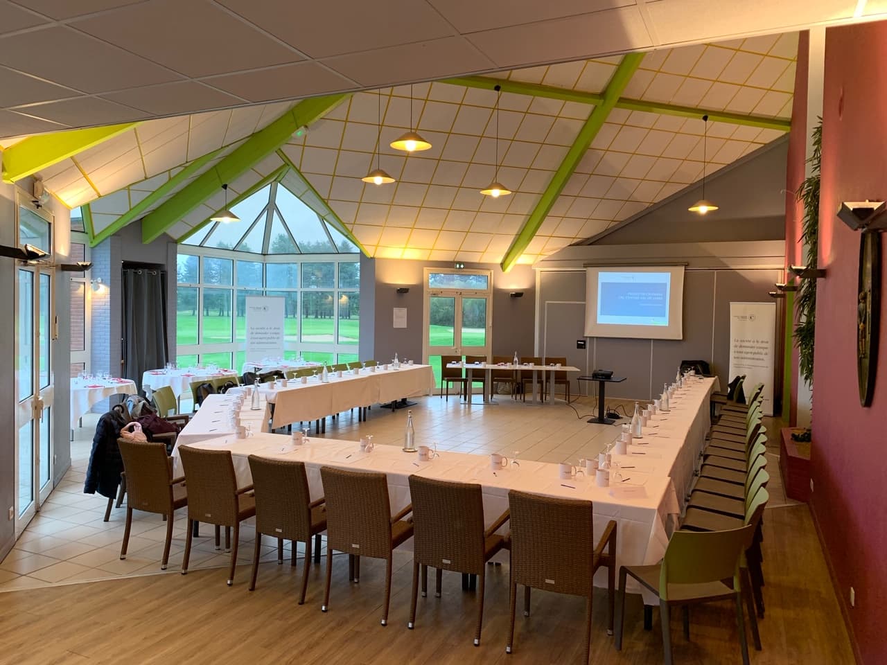 golf-marcilly-en-villette-salle-groupe