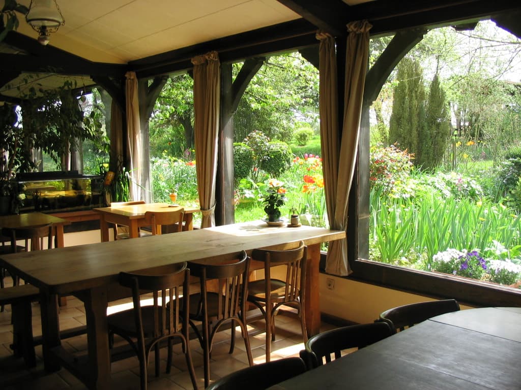 Salle de petit déjeuner - Chambre d'hôte de la Lionnière