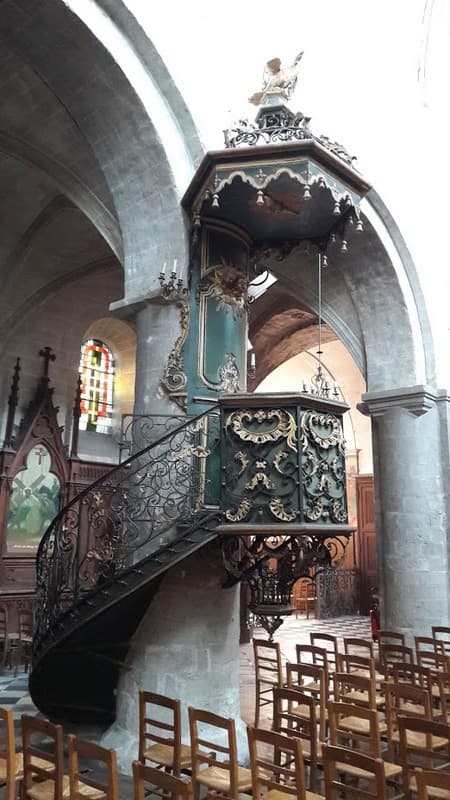 jargeau-chaire-eglise-FR-OTI