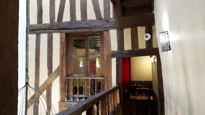 lescalier-cour-interieure