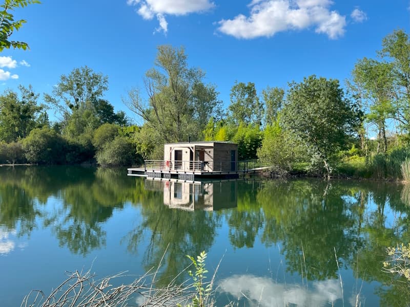 Lodge Libellule Rouge