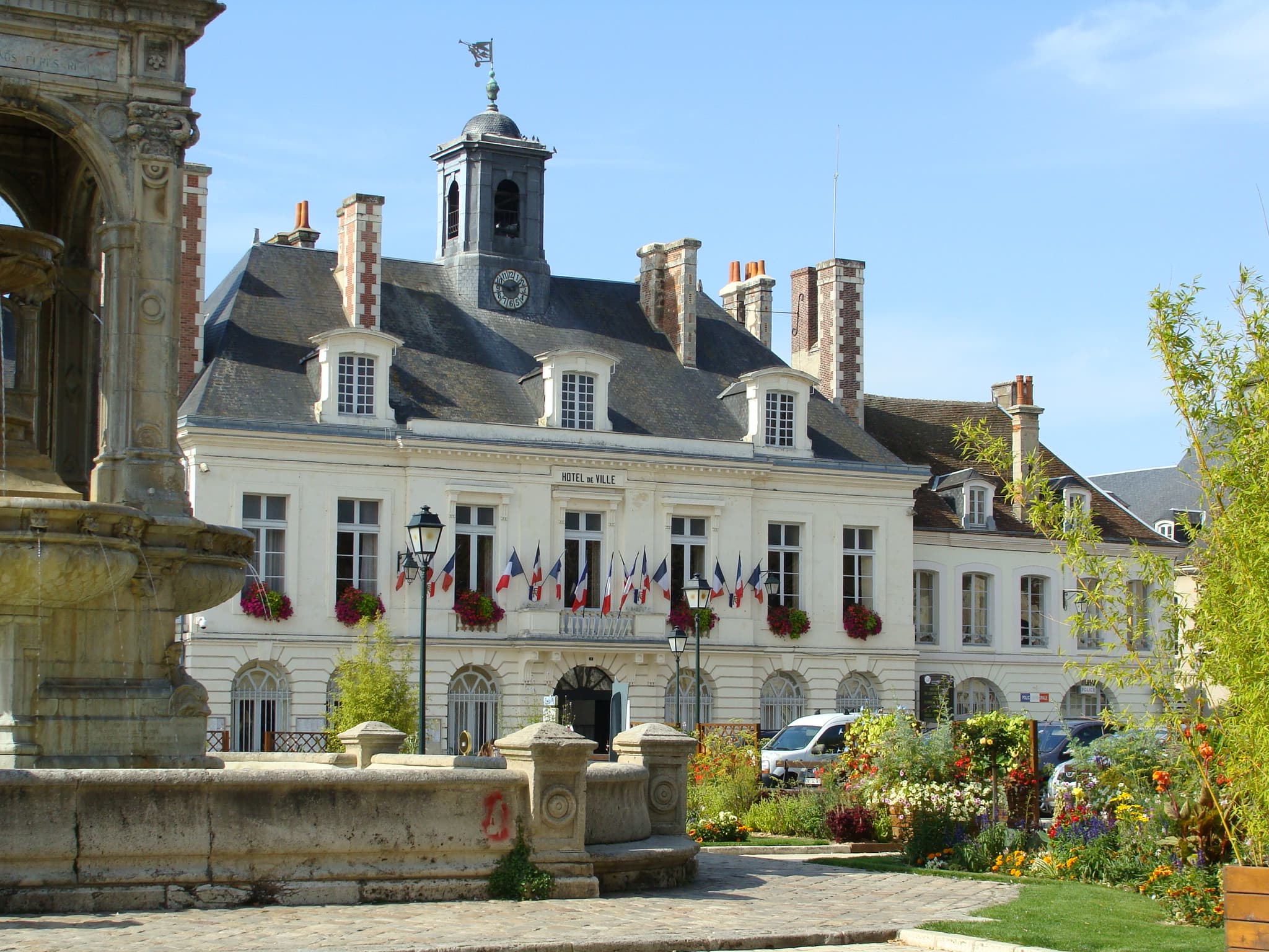 mairie chateaudun (1)