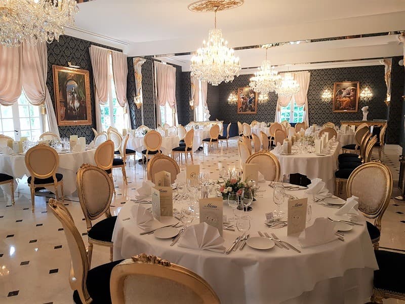 Mariage dans le salon royal du Château de Beauvois