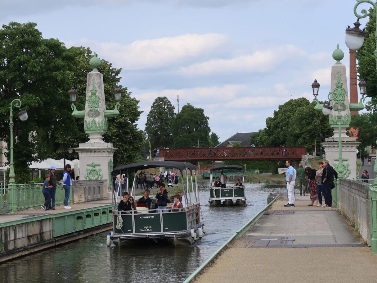 Briare - Bateaux éléctriques -