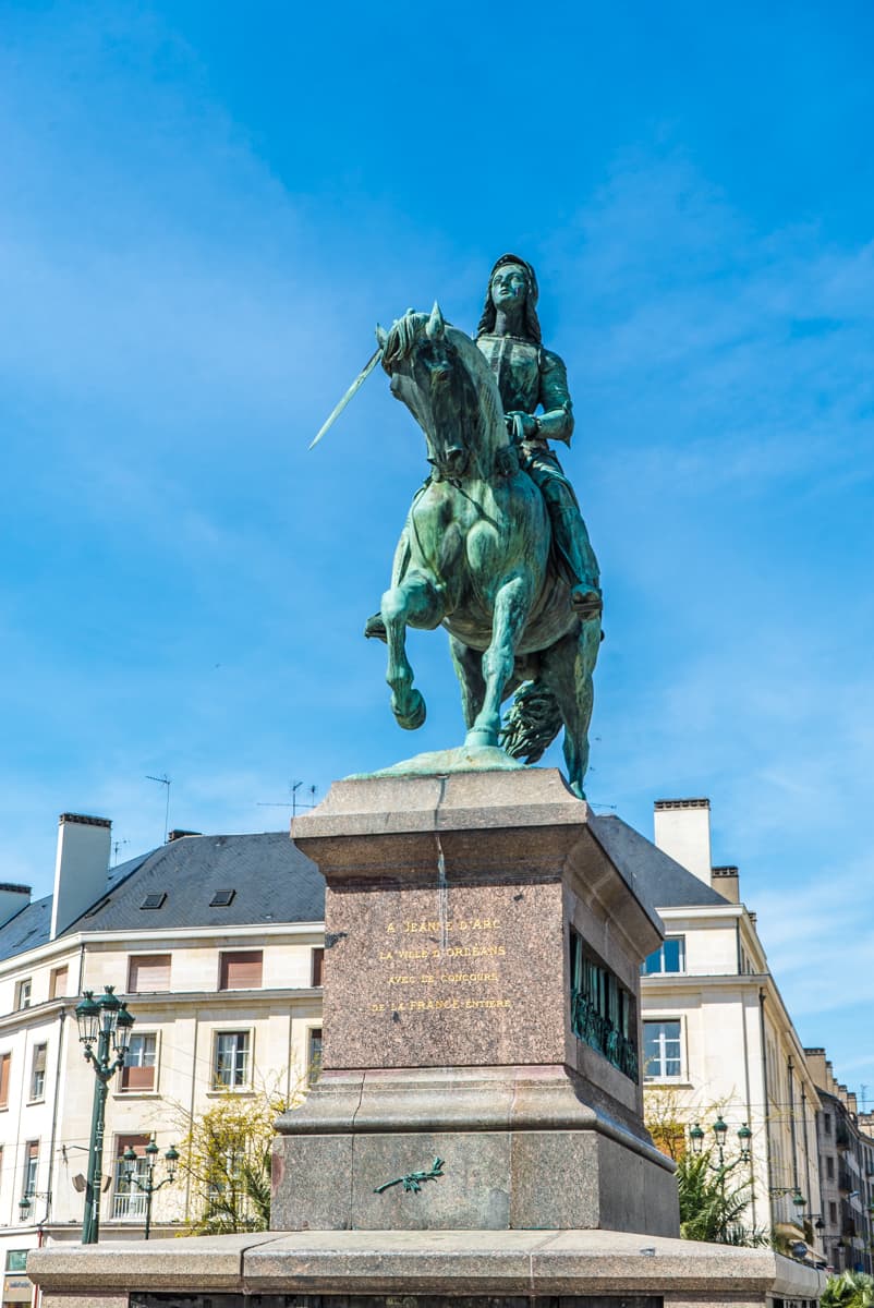 Statue de Jeanne d'Arc sur la Place du Martroi