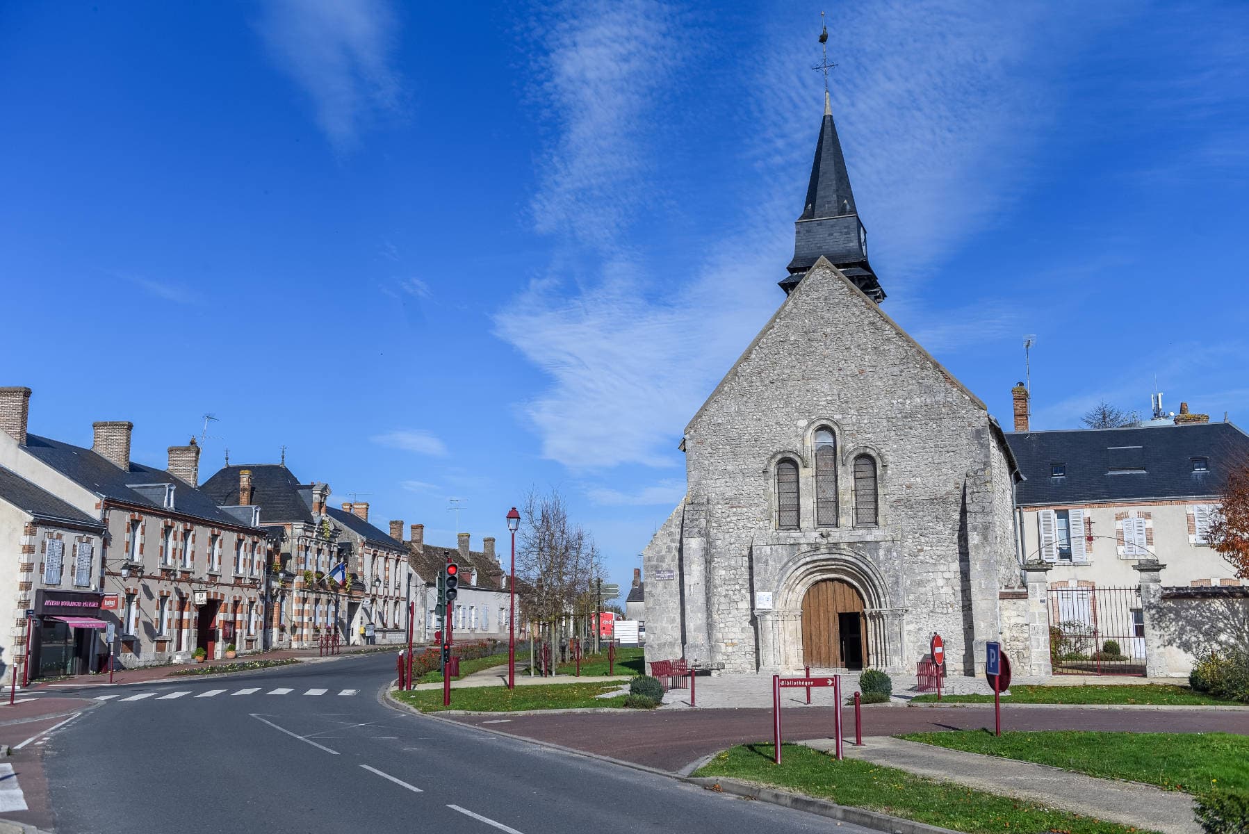 patrimoine-jouy-le-potier-eglise