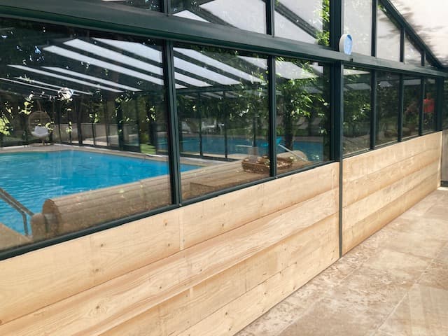 piscine couverte interieure reflet