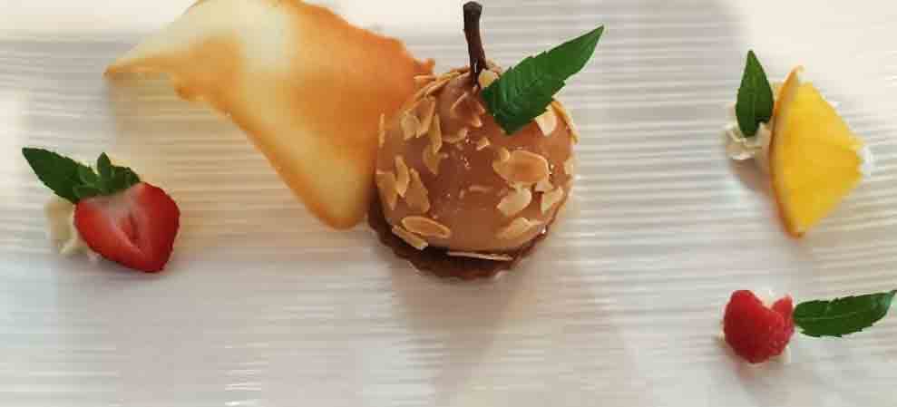 poire farcie à la pâte d'amande
